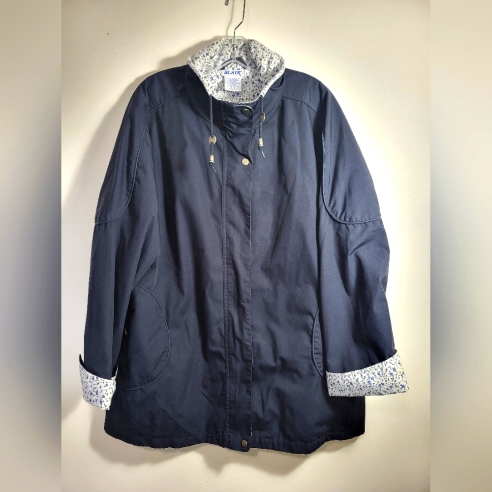 Blair high neck zip up raincoat w/hood. women's XL #2490